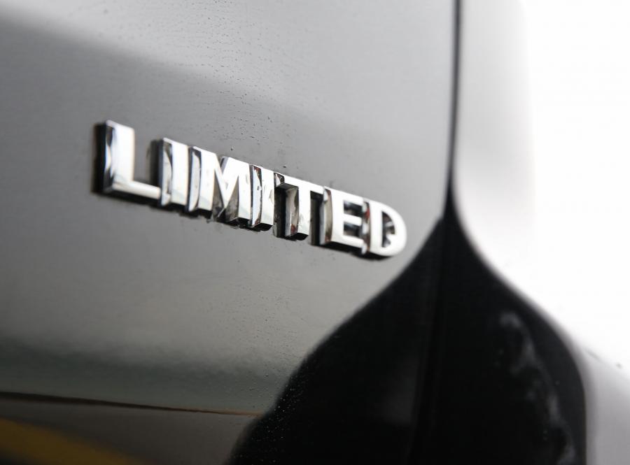 Логотип Jeep Grand Cherokee Limited (WK2) 2017 года  (AU) (фото 7 из 19)